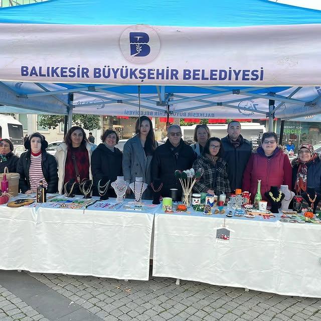 Edremit'te Özel Bireylerin El Sanatları Eserleri Büyük İlgi Gördü