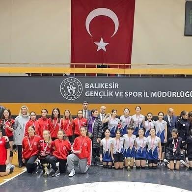 Okul Sporlarında Gençler Kupa Heyecanı Yaşadı