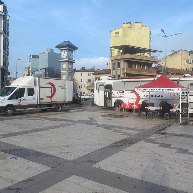 Kızılay Kan Bağış Otobüsü Cumhuriyet Meydanı’nda Kan Bağışçılarını Bekliyor