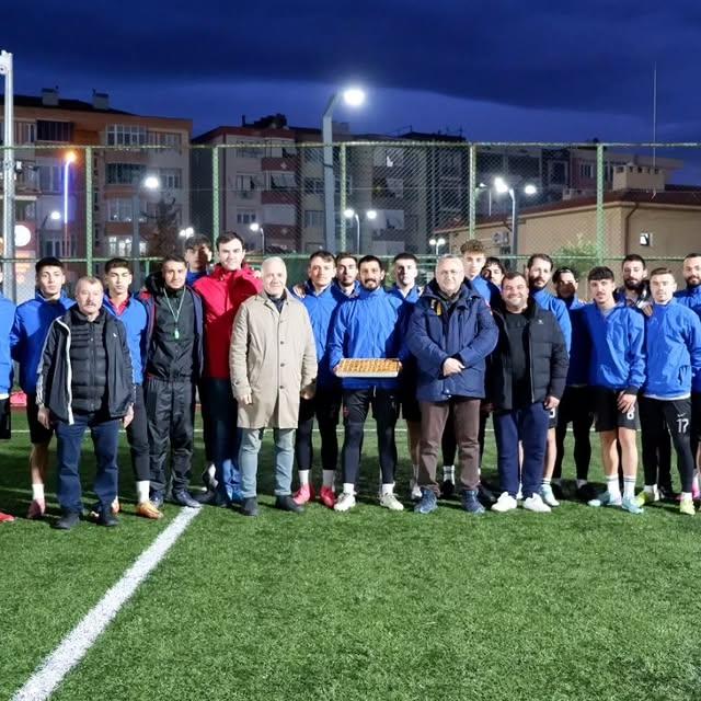 Susurluk Belediyesi'nden Susurlukspor'a Destek Ziyareti