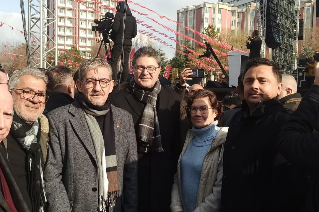 On Binler Tandoğan Meydanı'nda Geçim Sıkıntısını Protesto Etti