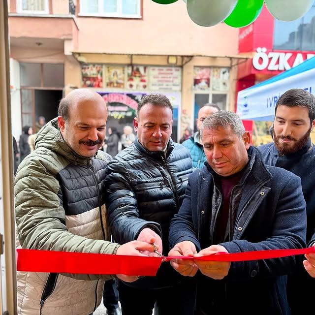 Başkan Önder Lapanta, İvrindi'de Tuğba Baharatçılık'ın Açılışını Yaptı