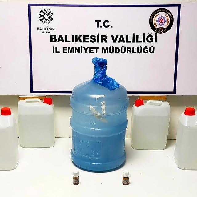 Balıkesir Emniyeti Ayvalık'ta Sahte Alkol Baskını Gerçekleştirdi