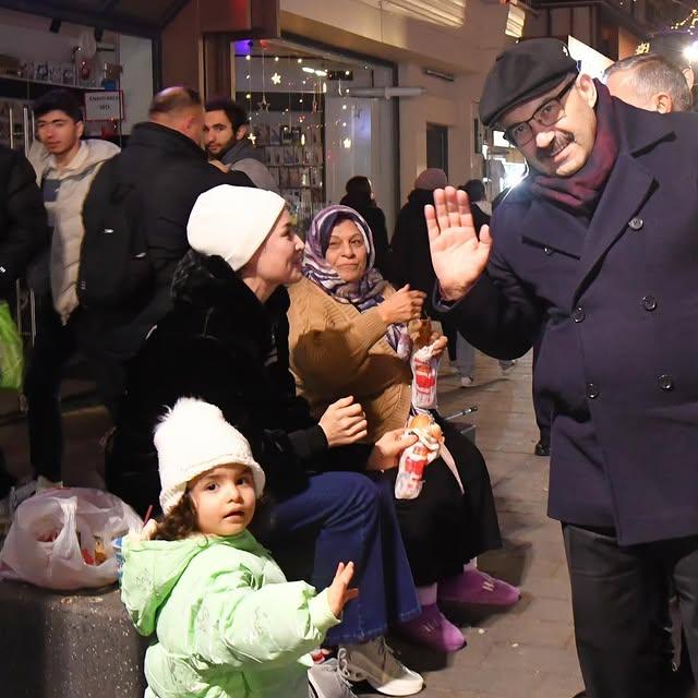 Vali Ustaoğlu, Milli Kuvvetler Caddesinde Esnaf ve Vatandaşlarla Buluştu