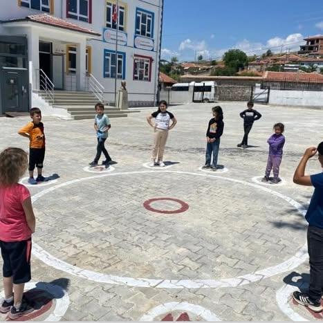 Bahadınlı Ortaokulu Öğrencileri Geleneksel Oyunlarla Dolu Dolu Bir Gün Geçirdi