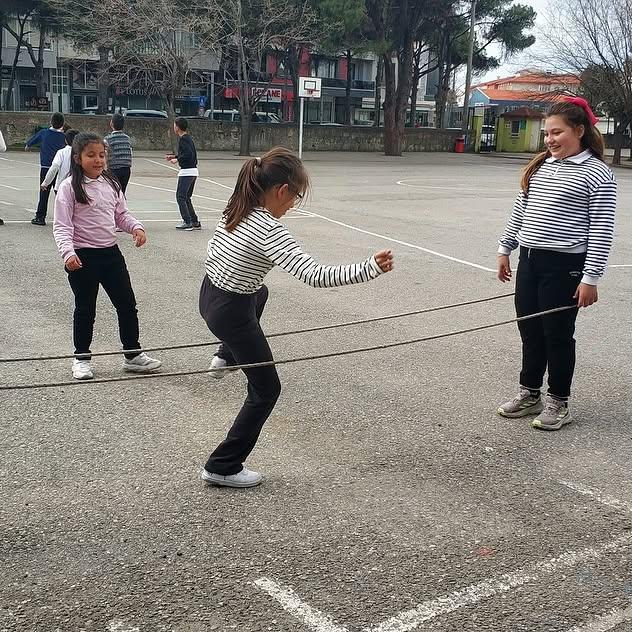 Faruk Kızıklı İlkokulu'nda Çocuk Oyunlarıyla Renkli Gün