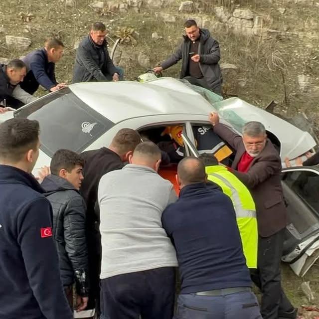 Balıkesir'de Feci Kaza: 2 Ölü, 20 Yaralı