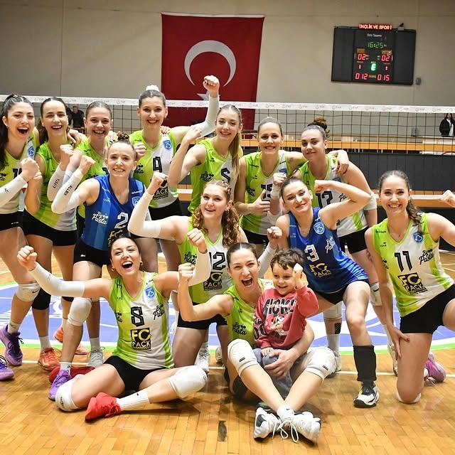 Balıkesir’in Gururu Kadın Voleybol Takımı Galibiyet Serisini Bozmuyor