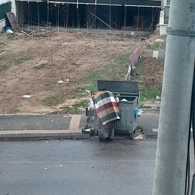 Bir Zamanlar Huzurun Hâkim Olduğu Mahallede Çöplere Mahkum Yaşamlar