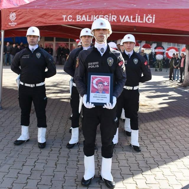 Şehit Polis Memuru Emirhan Aramış Balıkesir'de Dualarla Uğurlandı