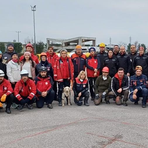 Balıkesir'de Eğitime Katılan AKUB Ekibine Hayati Yetkinlikler Kazandırılıyor