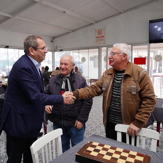 Cunda Adası'nda Belediye Başkanı ve Vatandaşların Sıcak Buluşması