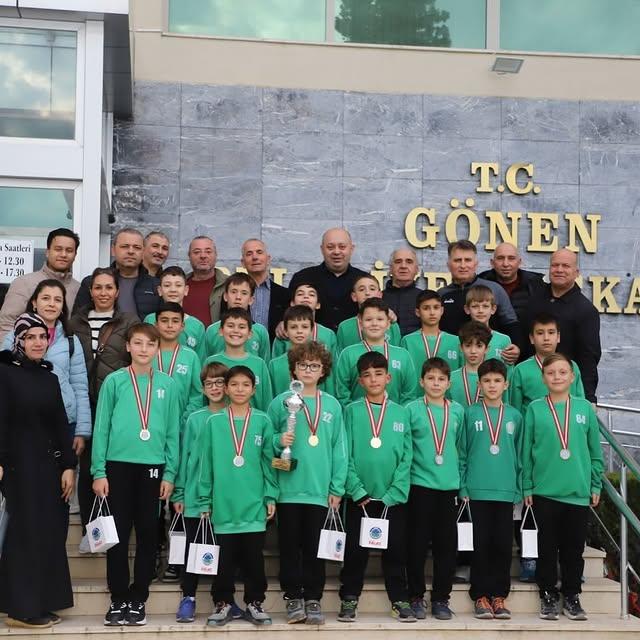 Gönen Belediyespor U12 Takımı Marmara Şampiyonu Oldu