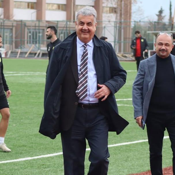 Kulüp Yöneticileri ve Destekçiler Edremitspor Antrenmanını Ziyaret Etti