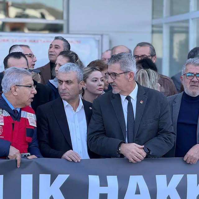 Balıkesir'de Sağlık Çalışanlarına Destek: Basın Açıklaması Düzenlendi