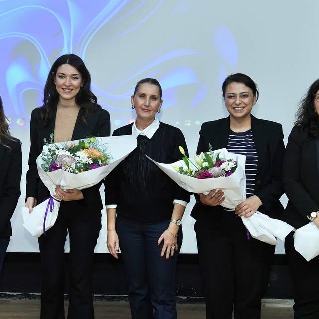 Ayvalık'ta Eşitsizlik Paneline Yoğun İlgi