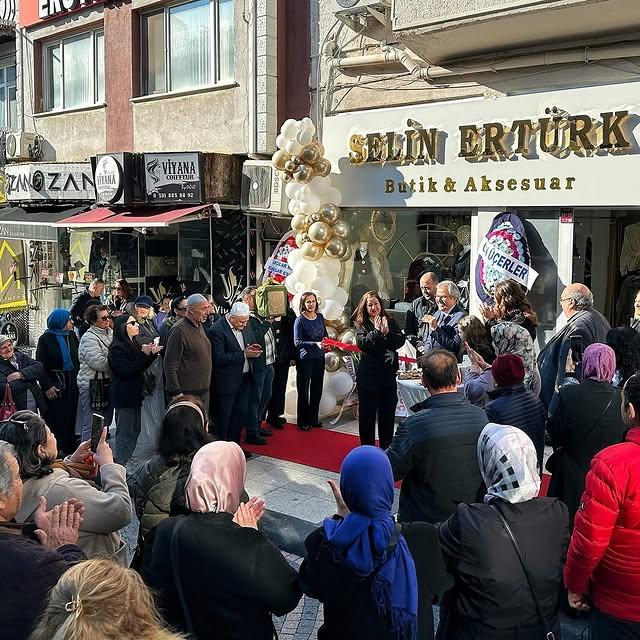 Bandırma'da Yeni Bir İşletme: Selin Ertürk Butik Aksesuar Açıldı