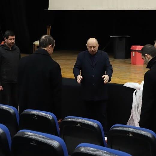 Gönen Belediyesi Konferans Salonu Yenileniyor