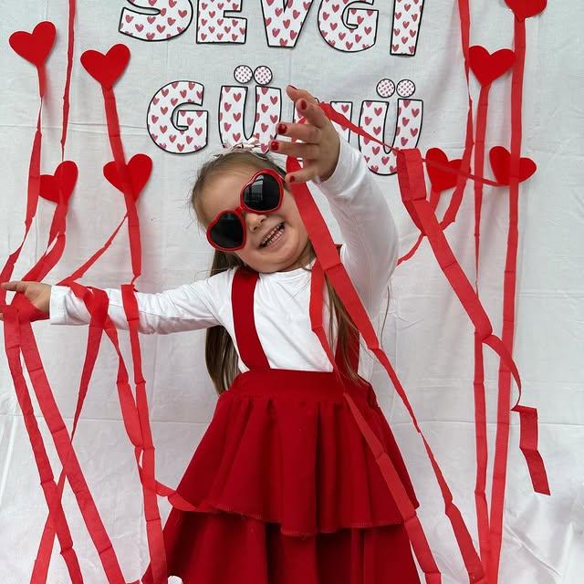 Gönen Belediyesi Gündüz Bakımevindeki Miniklerden Sevgililer Günü Kutlaması