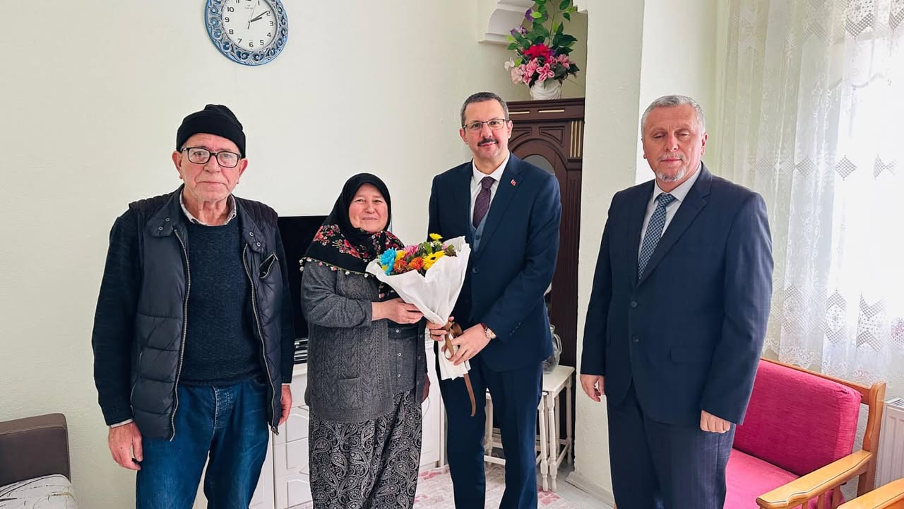 Kaymakam Enver Özderin'den Şehit Ailesi ve Kıbrıs Gazisine Anlamlı Ziyaret