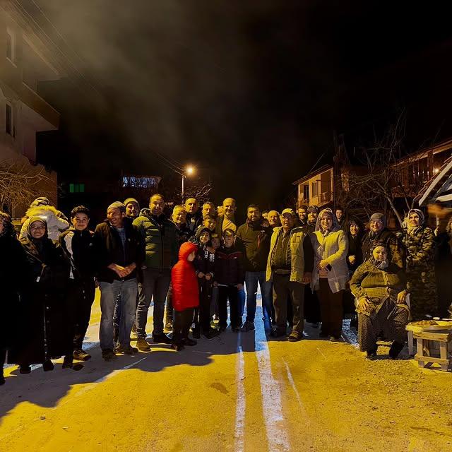 Başkan Önder Lapanta, Halkla Bir Arada Soğuk Havada Çay içti