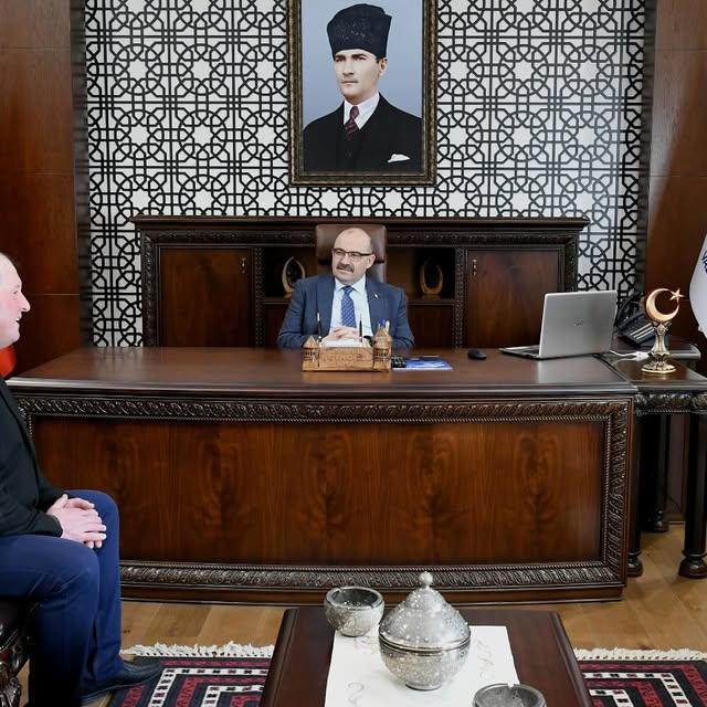 Kalburcu Muhtarı'ndan Vali Ustaoğlu'na Ziyaret