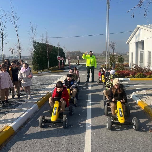 Balıkesir'de Çocuklara Trafik Eğitimi Verildi