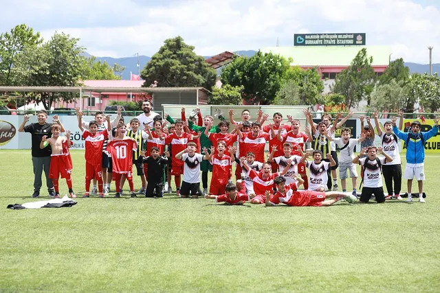 Burhaniye Belediyespor U11 Namağlup Şampiyon Oldu
