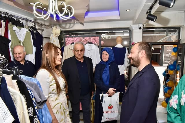 Altıeylül Belediyesi Başkan Yardımcısı Arabacı, İndirim Fuarı Açılışına Katıldı