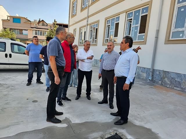 Balıkesir Gönen'de Okul İnşaatı İncelemesi: Mehmet Çanakçı İlkokulu Projesi Takip Ediliyor