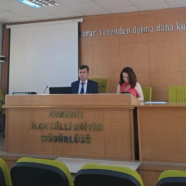 Edremit'te Türkiye Eğitim Teknolojileri Zirvesi Bilgilendirme Toplantısı Düzenlendi