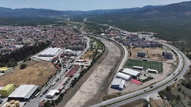 Balıkesir'de Havran Çayı'nda Rüsubat Temizliği Devam Ediyor