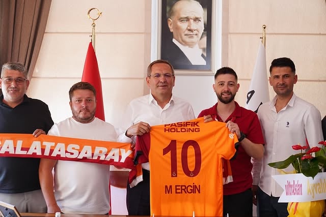 Ayvalık Belediye Başkanı Ergin'den UltraAslan'a Ziyaret Teşekkürü ve Şampiyonluk Kutlaması