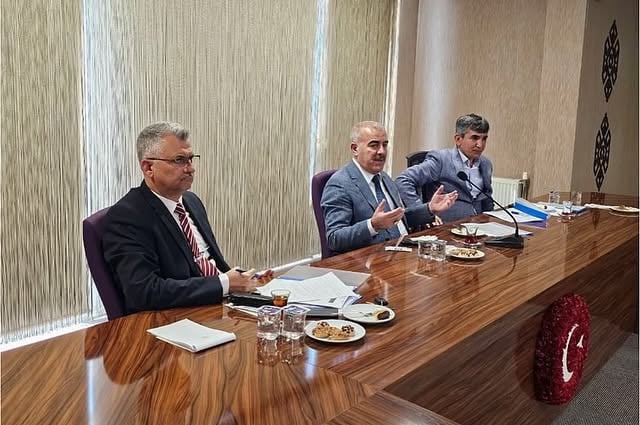 Ayvalık İlçe Milli Eğitim Müdürü, Balıkesir'de Taşımalı Eğitim Toplantısı'na Katıldı