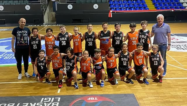 Balıkesir Basket Spor Kulübü U10-U11 Takımı Yıldızları Parlıyor