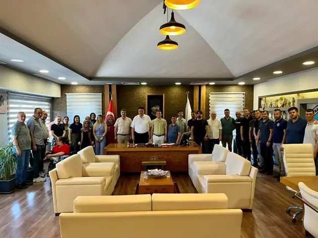 Havran Belediye Başkanı Ersoy, Bayram Öncesi Personelle Bayramlaştı