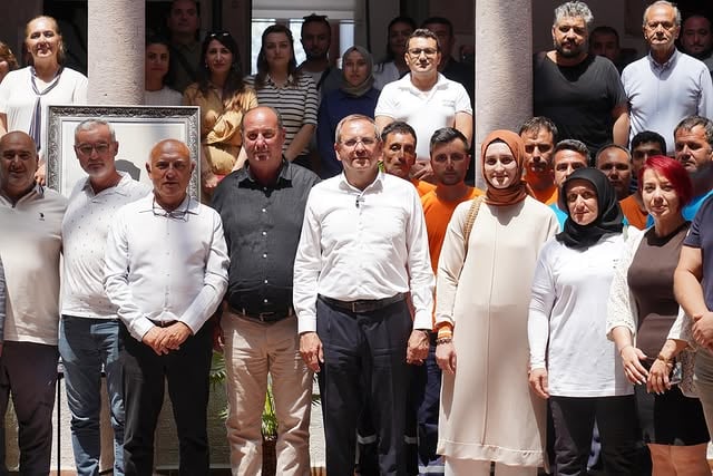 Ayvalık Belediyesi Bayram İkramiyesi Çalışanların Hesabına Yatırıldı