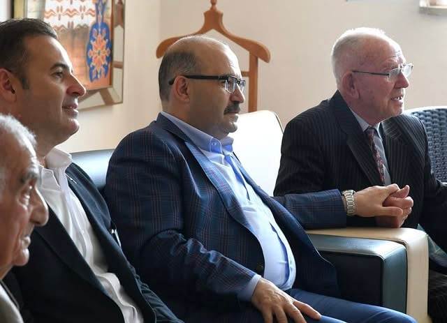 Balıkesir Valisi Ustaoğlu Huzurevi Sakinleriyle Bayramlaştı