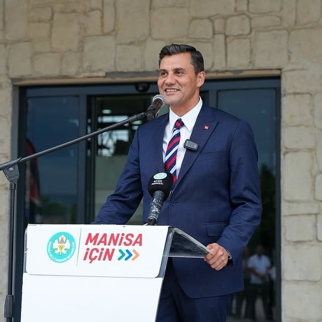 Manisa Büyükşehir Belediye Başkanı Ferdi Zeyrek Kaza Geçirdi