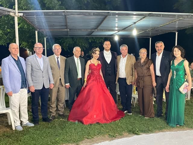 CHP'li Vekil Sarı, Manyas'ta Düğün Merasimine Katıldı