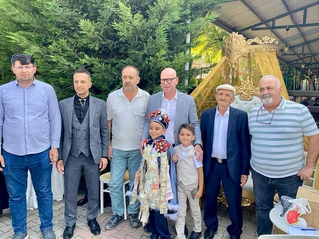 CHP Balıkesir Milletvekili Serkan Sarı, Dursunbey'de Sünnet Törenine Katıldı