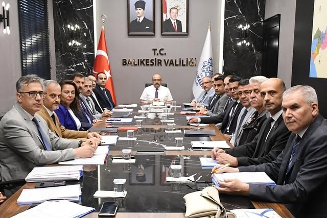 Balıkesir Valisi Ustaoğlu, Birim Amirleriyle Değerlendirme Toplantısı Gerçekleştirdi