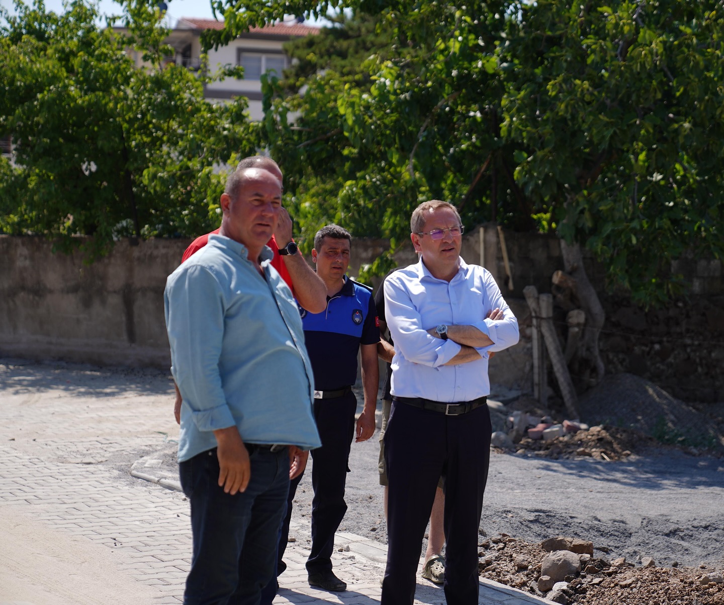 Ayvalık'ta Yol ve Altyapı Çalışmaları Devam Ediyor