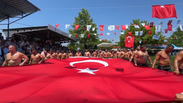 İvrindi Belediyesi Ata Sporlarını Yaşatmaya Devam Ediyor