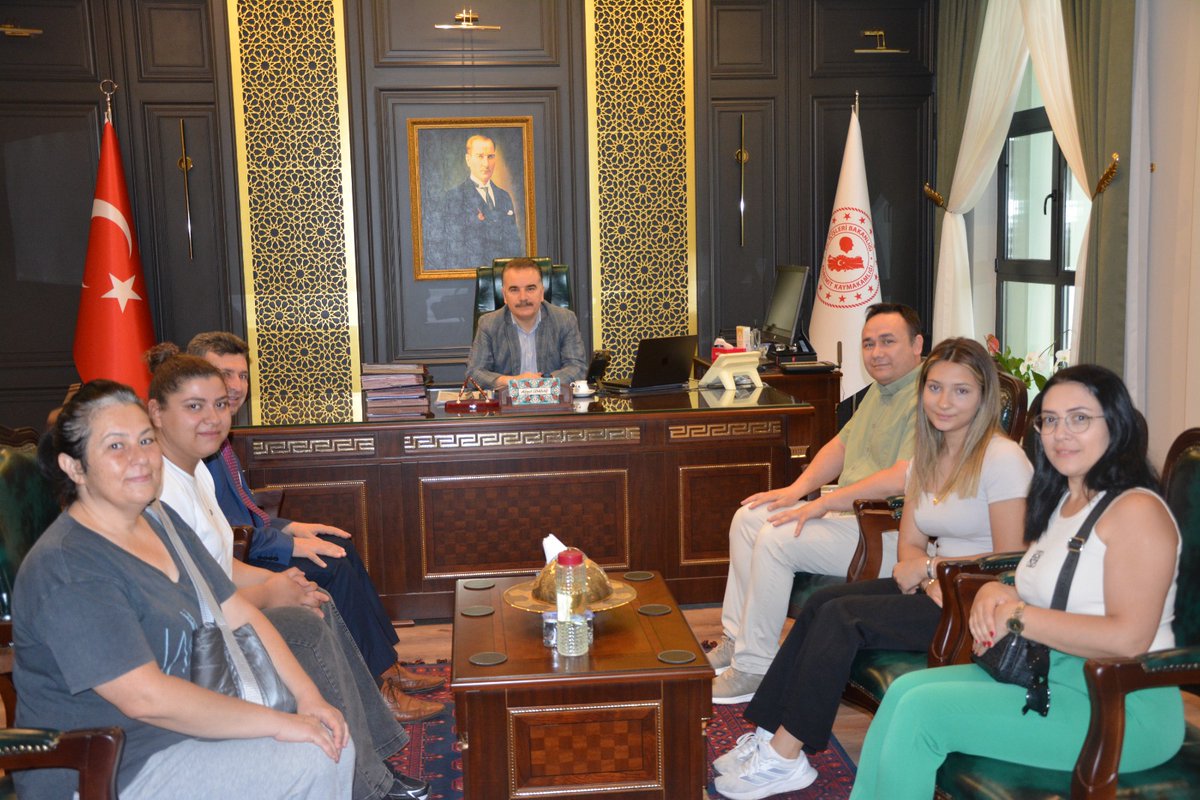 Edremitli Bilek Güreşçileri Kaymakam Odabaş'ı Ziyaret Etti