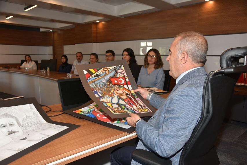 Balıkesir'de Kurtdereli Mehmet Pehlivan Resim Yarışmasında Ödüller Sahiplerini Buldu