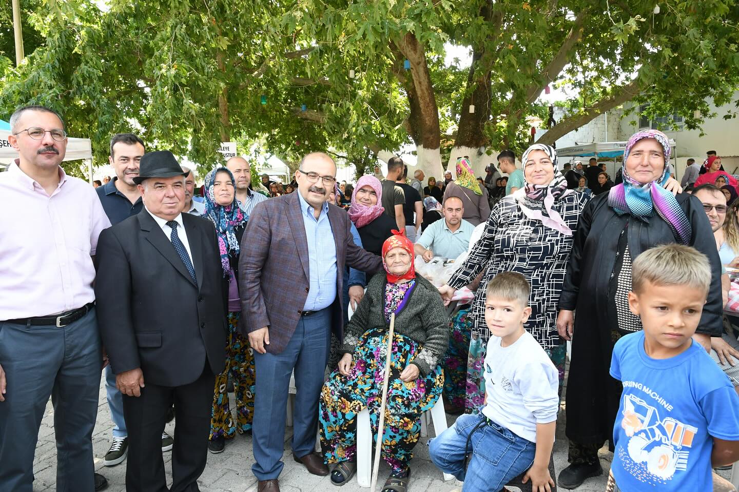 Balıkesir Valisi Ustaoğlu, Havran'da Köy Hayrına Katıldı