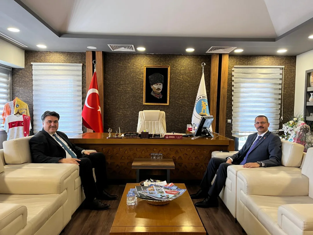 Havran Kaymakamı Özderin, Belediye Başkanı Ersoy'a Veda Ziyareti Gerçekleştirdi