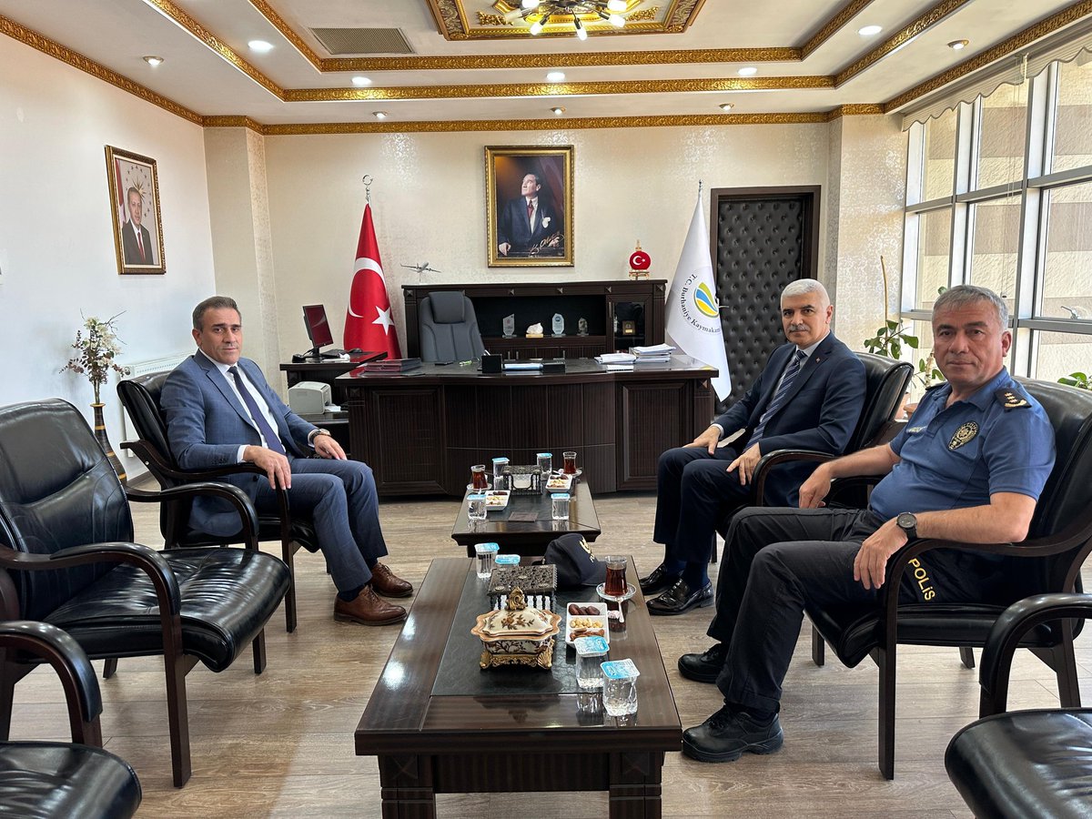 Balıkesir İl Emniyet Müdürü, Burhaniye Kaymakamına Veda Ziyareti Gerçekleştirdi