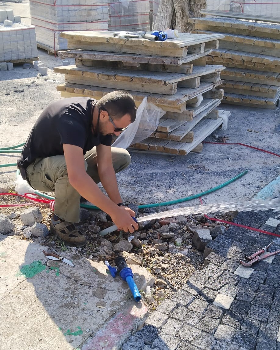 Edremit Belediyesi Avcılar Mahallesi'nde Yeşil Alan Düzenleme Çalışmaları Başlattı